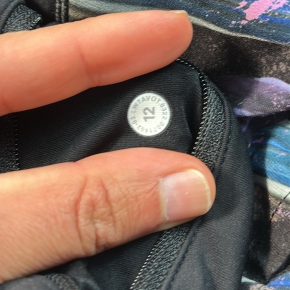 Lululemon Speed Up Mid-Rise Lined Short 4" Veiled Floral Black Multi / Black - Picture 5 of 6